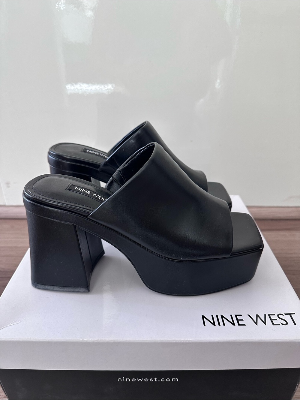 NWT Women’s 5.5 | Nine West Women's Black Platform Mule Heels